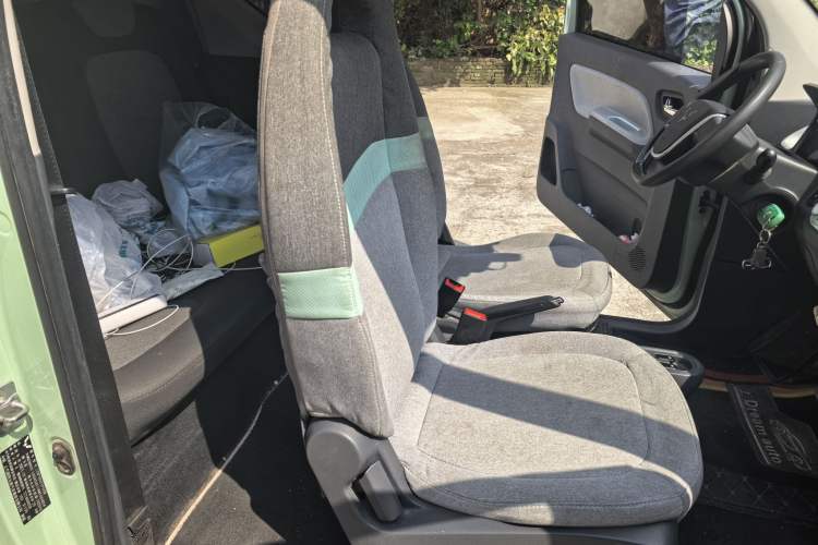 Used Wuling Hongguang MINIEV 2021 Macaron Premium Model – Lithium Iron Phosphate