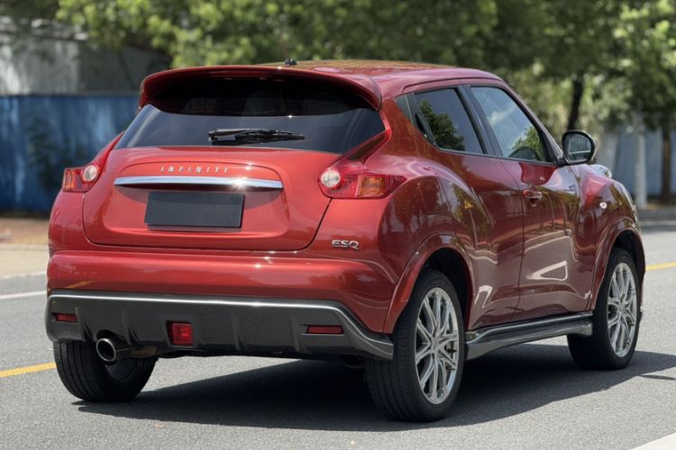 Used Infiniti ESQ 2014 1.6L Spontaneous Edition
