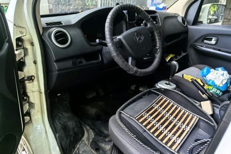 Used Winnerway EM60 2020 KMT5030XXYBEV Van with Flat Roof and Rear-Hinged Doors