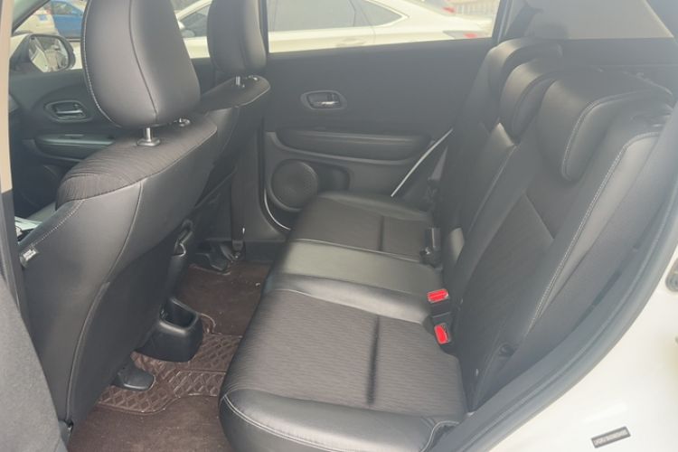 Used Honda Vezel 2020 1.5L CVT Pioneer Edition Interior 6