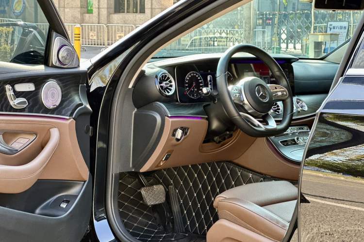 Used Mercedes-Benz E-Class 2019 E 200 L Sport Edition Interior 3