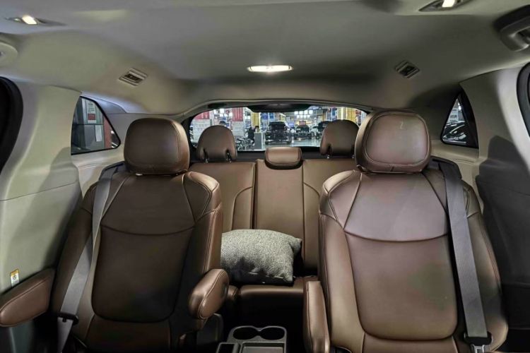 Used Toyota SIENNA 2023 2.5L Hybrid Comfort Edition Interior 12