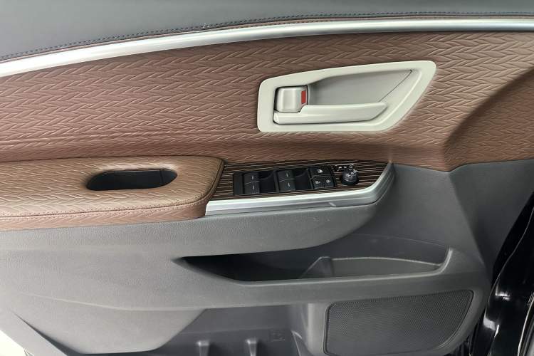 Used Toyota SIENNA 2023 2.5L Hybrid Comfort Edition