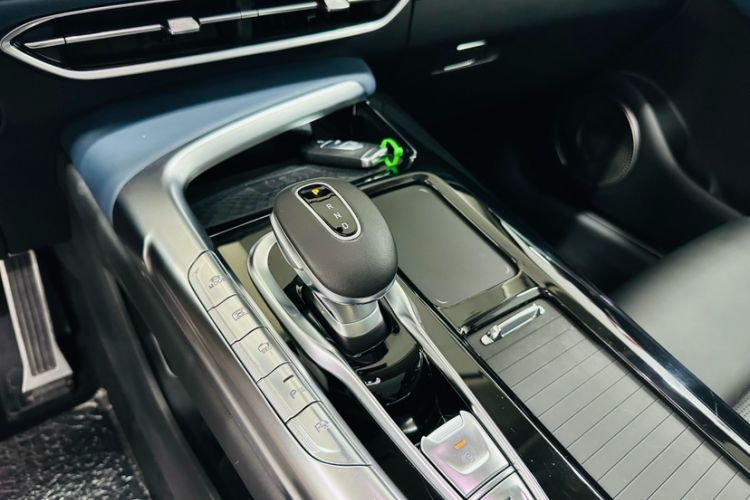 Used VOYAH FREE 2021 Four-Wheel Drive Standard Range-Extended Exclusive Luxury Package