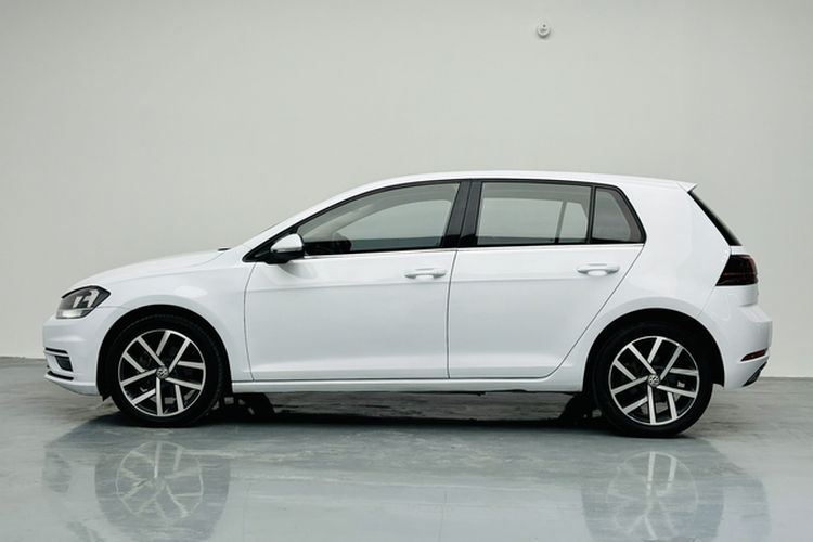 Used Volkswagen Golf 2018 230TSI Automatic Luxury Version
