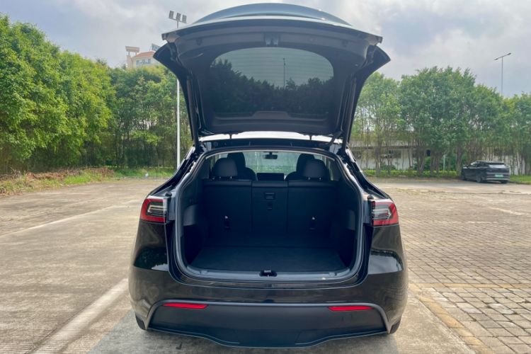 Used Tesla Model Y 2023 Rear-Wheel-Drive Version