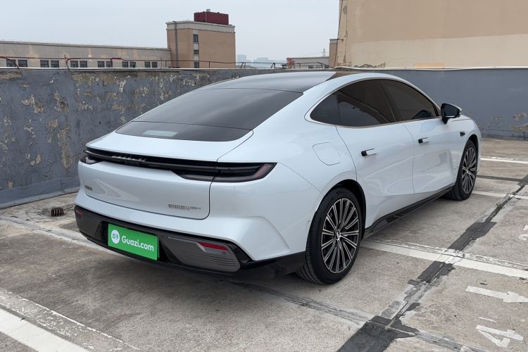 Used Geely Galaxy 8 2025 130km EM-i Flagship Edition Rear Right 45 Deg