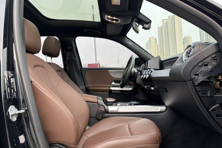 Used Mercedes-Benz GLB 2022 GLB 220 Dynamic Edition Right Front Seat