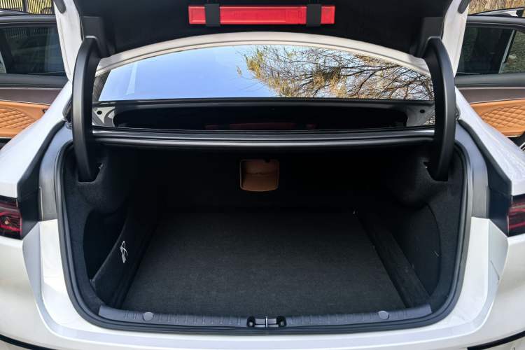 Used BYD Han 2022 DM-i 121KM Luxury Model