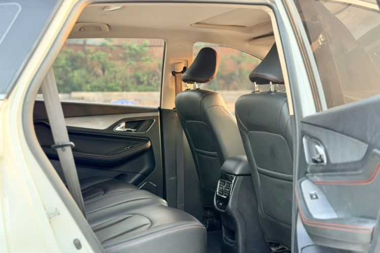 Used Baojun 560 2016 1.8L Manual Luxury Edition