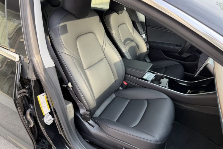 Used Tesla Model 3 2019 Long-Range Rear-Wheel-Drive Version