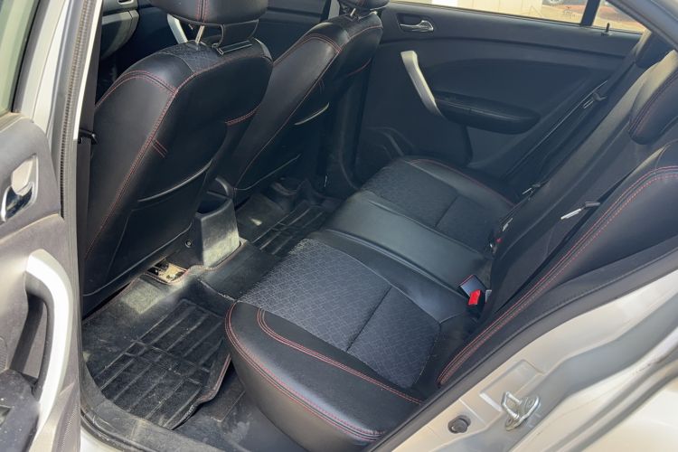 Used Cowin C3R 2015 1.5L Manual Gold Diamond Edition
