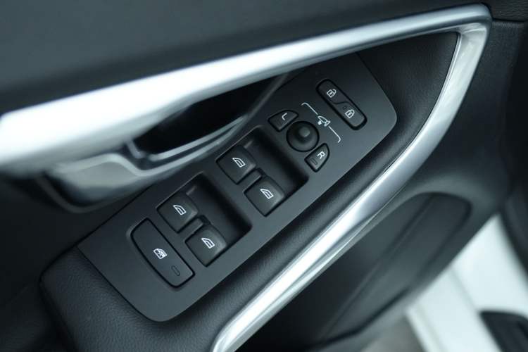 Used Volvo V40 2019 T3 Zhiyi Edition
