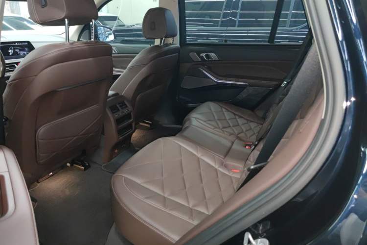 Used BMW X5 2022 Restyled xDrive 30Li Luxury Version M Sport Package
