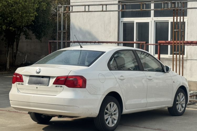 Used Volkswagen Jetta 2015 1.6L Automatic Comfort Model Exterior 4