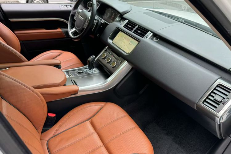 Used Land Rover Range Sport 2017 3.0 SC V6 HSE DYNAMIC Interior 4