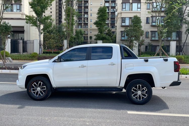 Used JMC Yuhu 7 2022 2.0T Manual Diesel 4x4 Comfort Version Standard Wheelbase
