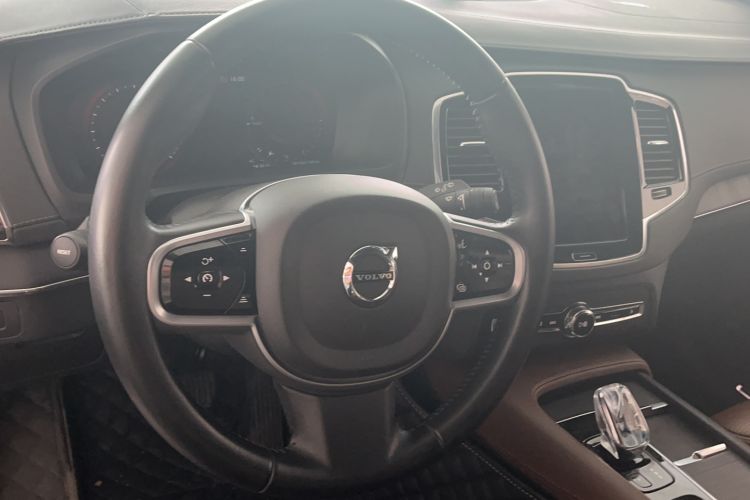 Used Volvo XC90 New Energy 2021 E-Drive Hybrid T8 Luxury Flagship 7-Seater Steering Wheel