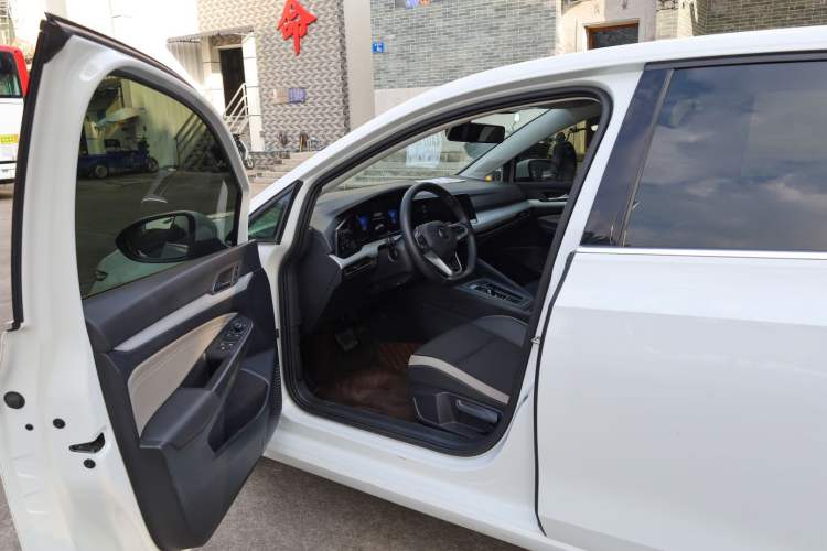 Used Volkswagen Golf 2021 200TSI DSG Pro
