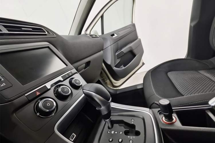 Used Citroen C4 Sega 2016 1.6L Automatic Comfort Model Interior 2