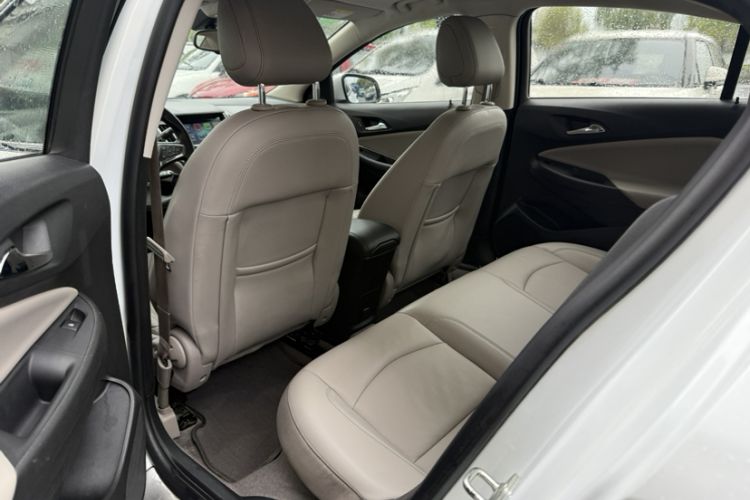 Used Chevrolet Cruze 2015 1.4T DCG Luxury Edition Interior 3