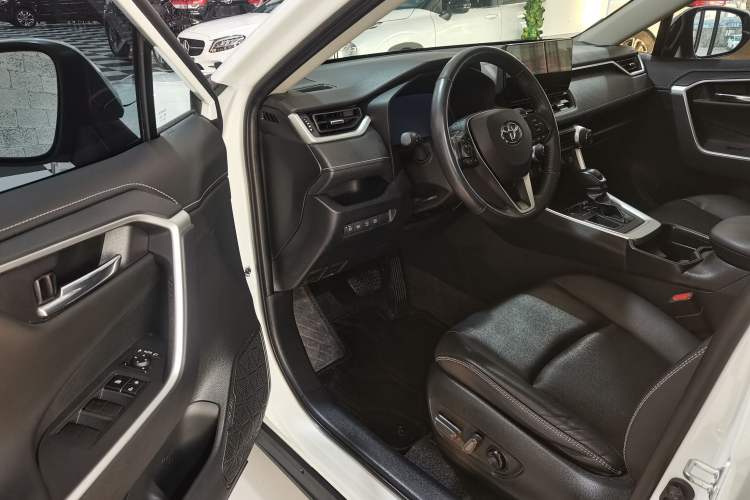 Used Toyota RAV4 2023 2.0L CVT Two-Wheel Drive Fashion Plus Edition