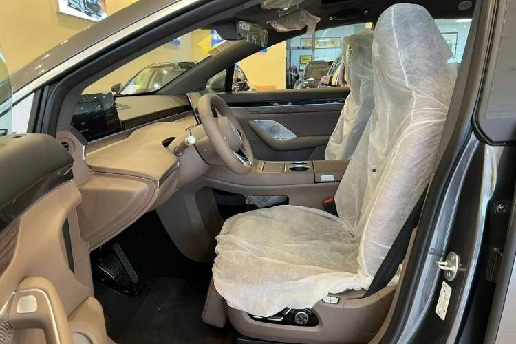 Used Hima Luxeed R7 2026 Model Pure Electric Max+ Interior 2