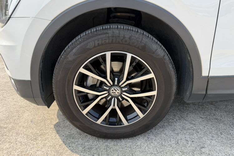 Used Volkswagen Tiguan L 2017 330TSI Automatic Two-Wheel Drive Luxury Edition Exterior 11