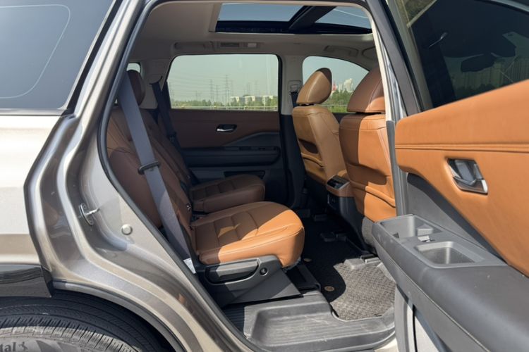 Used Nissan Pathfinder 2024 380 VC-TURBO Four-Wheel Drive Intelligent Driving Version 6 Seats Interior 9