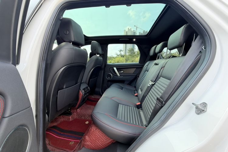 Used Land Rover Discovery Sport 2022 249 PS R-Dynamic S Performance Edition 5 Seats Interior 4