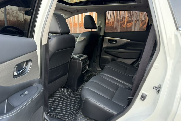 Used Nissan Murano 2019 2.5L XL Two-Wheel Drive Smart Connect Luxury Edition China VI Standard
