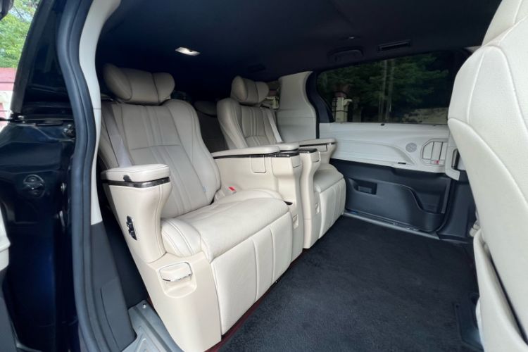 Used Toyota Sienna 2021 2.5L Hybrid Luxury Edition