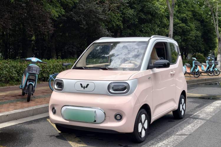 Used Wuling Hongguang MINIEV 2024 3rd Generation 215km Advanced Version