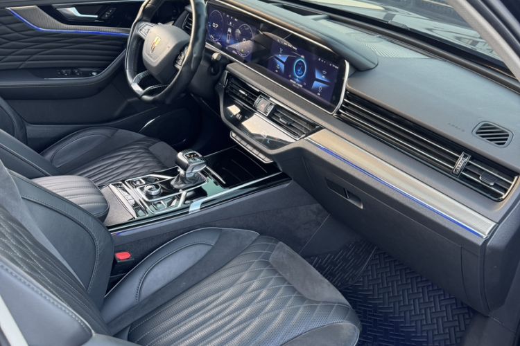 Used Hongqi HS5 2022 Facelifted Version 2.0T Smart Connect Flagship All-Wheel-Drive Edition