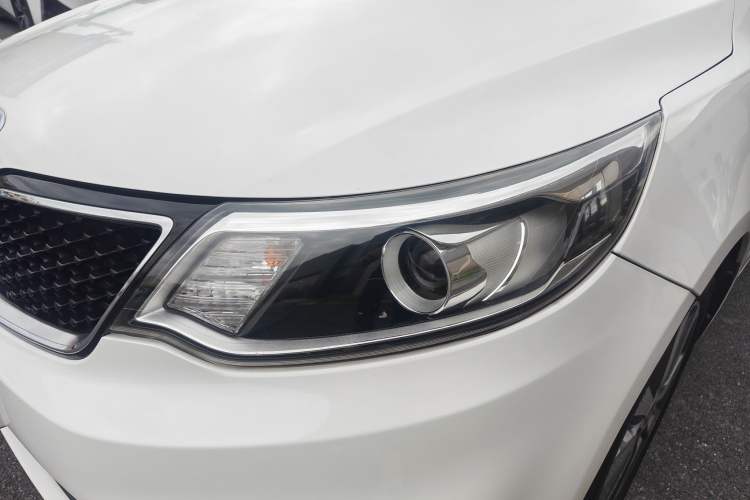 Used Kia K2 2015 Sedan 1.6L Automatic Transmission Premium Left Front Headlight