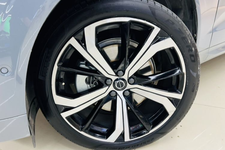 Used Volvo XC60 New Energy 2022 T8 Plug-in Hybrid All-Wheel Drive Zhiyuan Sport Edition
