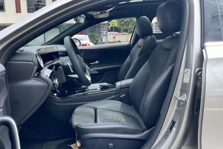 Used Mercedes-Benz A-Class 2020 Restyled A 200 L Sport Sedan Fashion Version