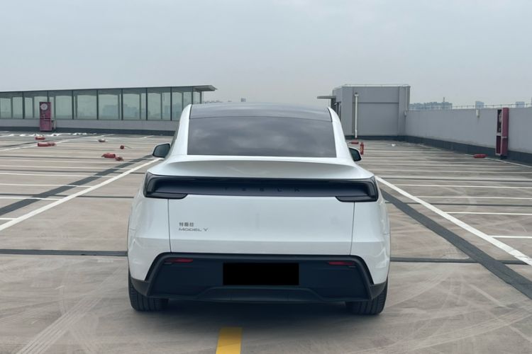 Used Tesla Model Y 2025 Rear-Wheel-Drive Version

