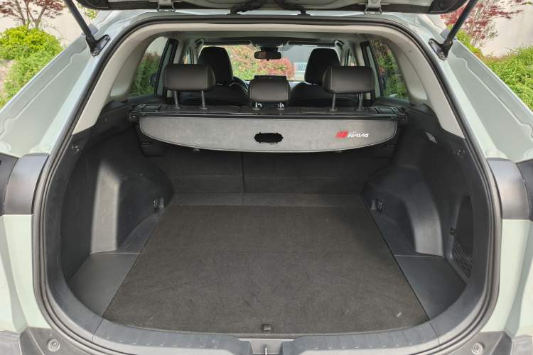 Used Toyota RAV4 2020 2.0L CVT 4x4 Trend Edition Trunk