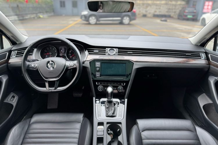 Used Volkswagen Magotan 2019 330TSI DSG Luxury Version China VI Standard