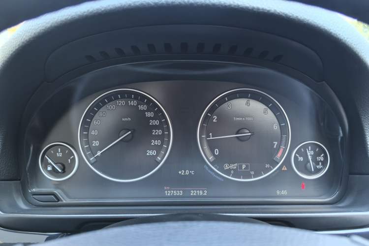 Used BMW 5 Series 2014 520Li Elegant Model
