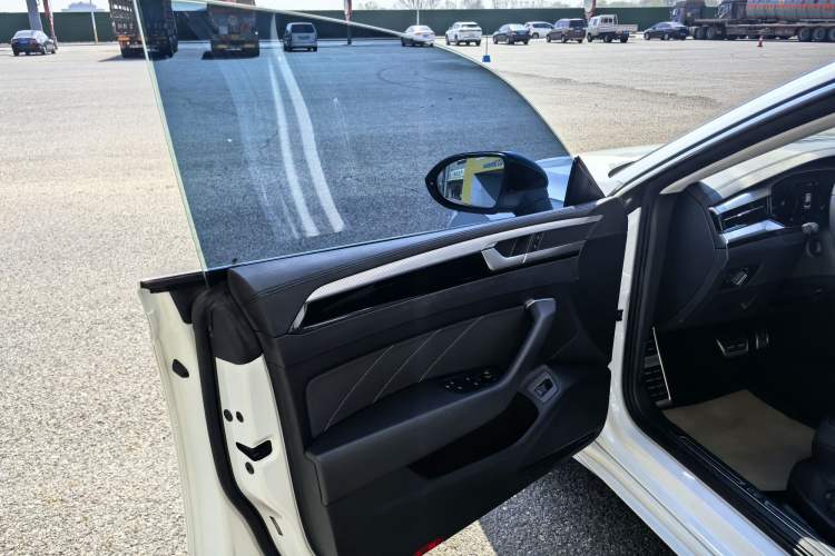 Used Volkswagen FAW-Volkswagen CC 2023 380TSI Striking Edition Interior 1