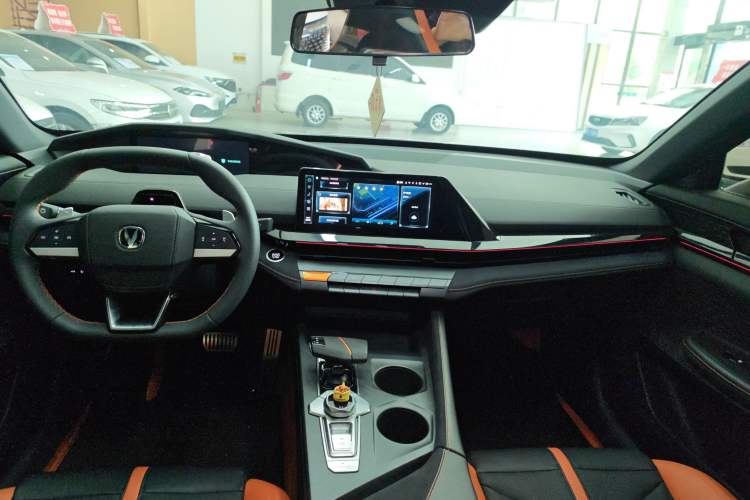 Used CHANGAN UNI-V 2024 1.5T Prestige Sport Edition Interior 3