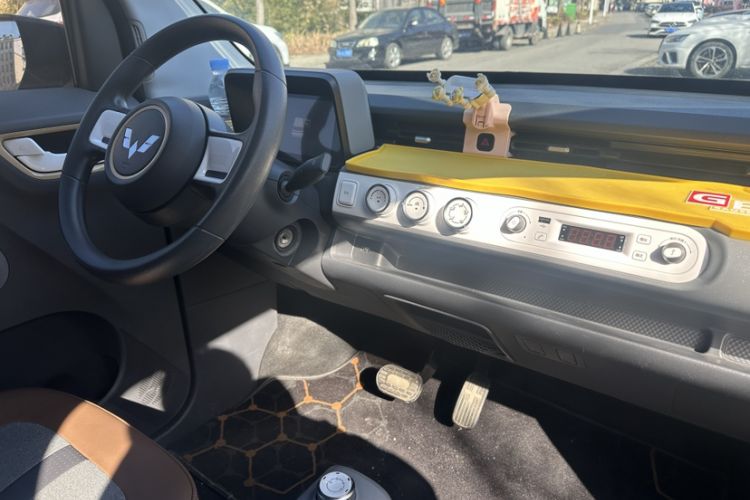 Used Wuling Hongguang MINIEV 2022 GAMEBOY 200km Play Edition with Lithium Iron Phosphate