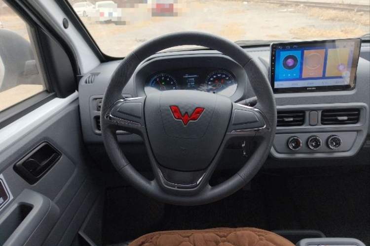 Used Wuling Yangguang 2025 Model 400km Bus Edition—Comfort Edition