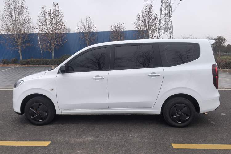Used Wuling Hongguang New Energy 2025 Extended-Range Hybrid 50KM Comfort Version
