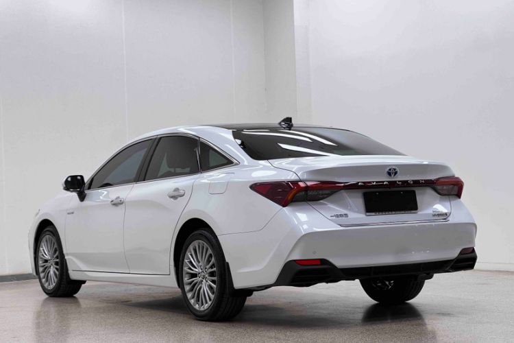 Used Toyota Avalon 2019 Dual-Engine 2.5L XLE Prestige Version China VI Standard
