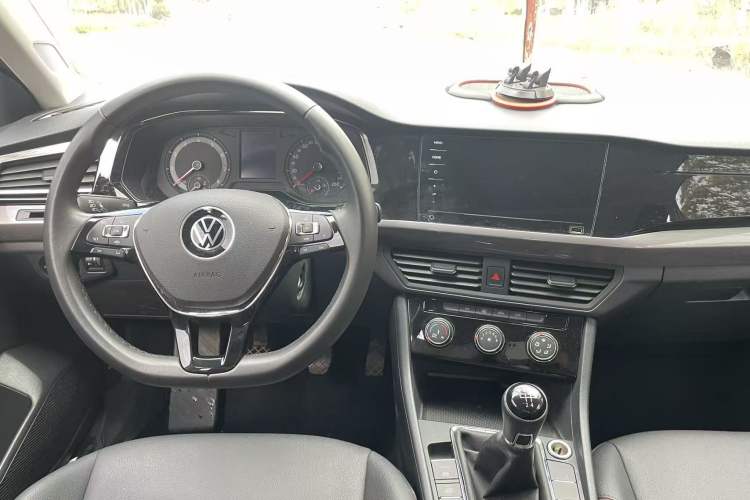 Used Volkswagen Bora 2021 1.5L Manual Comfort Smart Connect Edition
