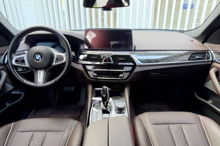 Used BMW 5 Series 2021 Facelifted 525Li M Sport Package
