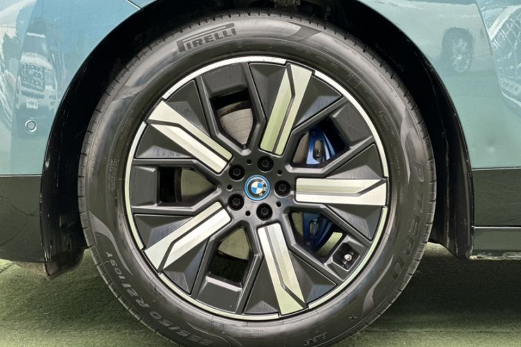 Used BMW iX 2022 xDrive40
